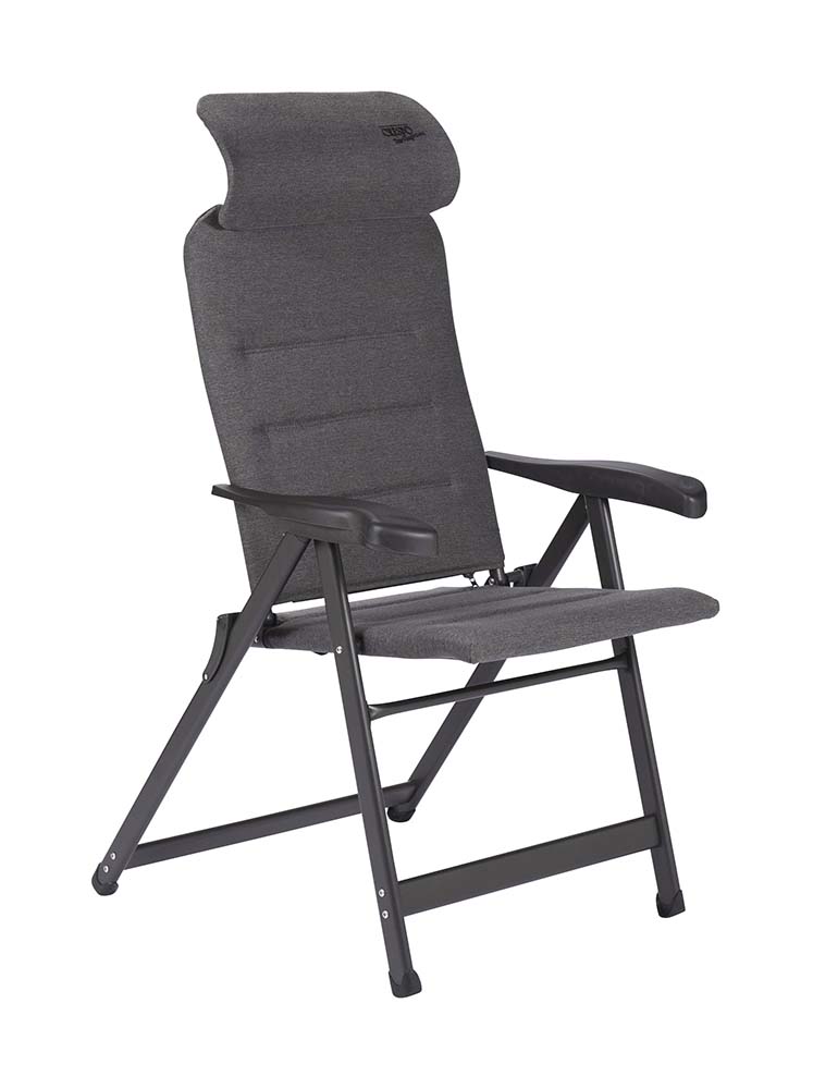 1149064 A highly luxurious reclining chair with an adjustable headrest. This chair offers maximum comfort with its 7 adjustable reclining positions and padded Tex Supreme fabric. The comfortable fabric is very easy to maintain, resistant to sun fading, and water-repellent. This makes the chair dry much faster than chairs with traditional foam filling. Additionally, both the backrest, seat, and armrests are ergonomically shaped. The chair features an anodized H-frame for extra stability and strength. When folded, this chair is very compact and easy to carry.