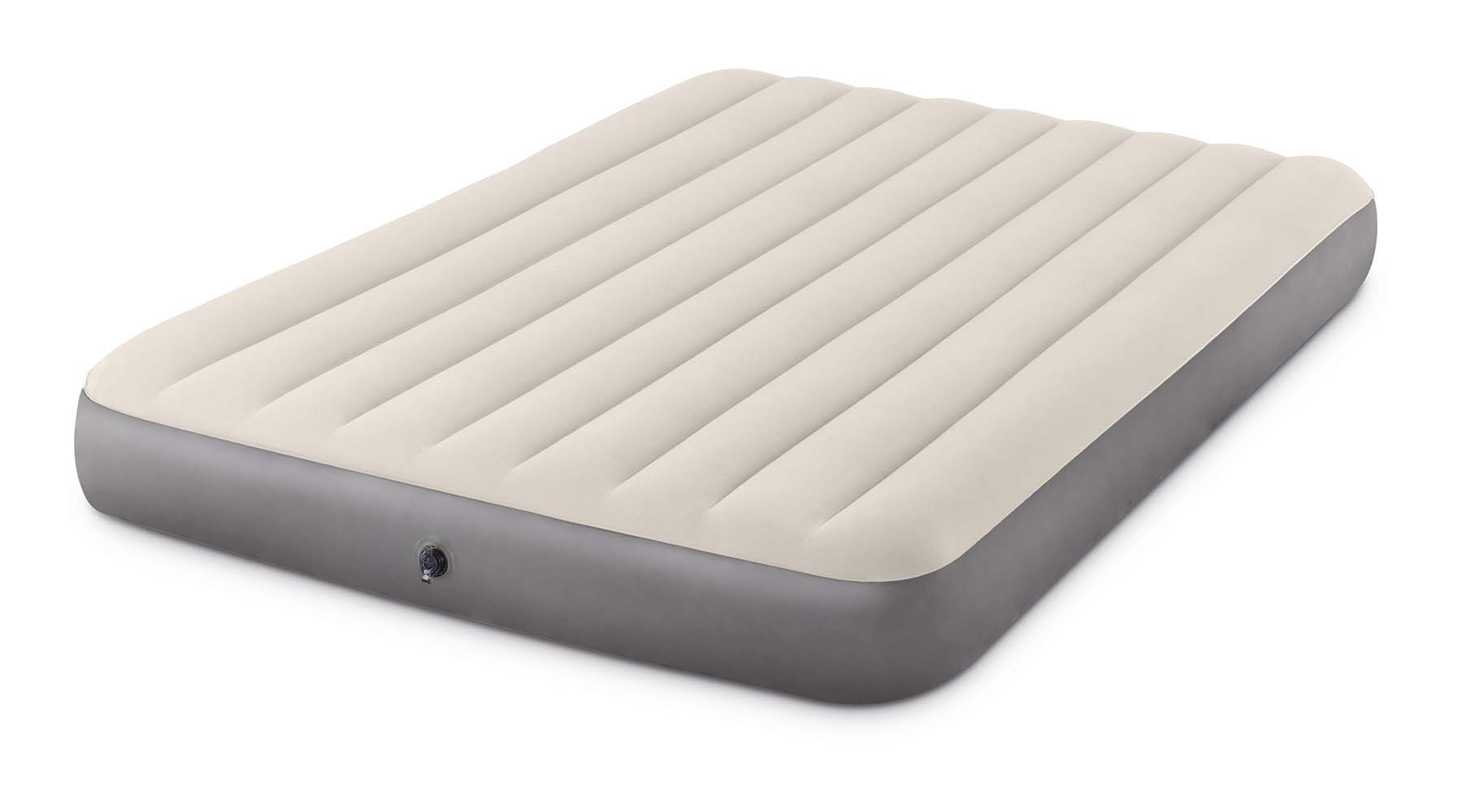 3264103 A high and strong inflatable mattress. Fitted with a soft top layer and a Dura-Beam® construction. Here, the vinyl partitions have been replaced by thousands of very strong polyester threads so that the partitions cannot break. This type of connection ensures a low weight, a stable surface and a high level of comfort. The inflatable mattress is lightweight which makes it ideal for the home but also suitable for campers. The Fiber-Tech technology ensures maximum quality and comfort. Includes a 2-in-1 valve for extra rapid inflation and deflation