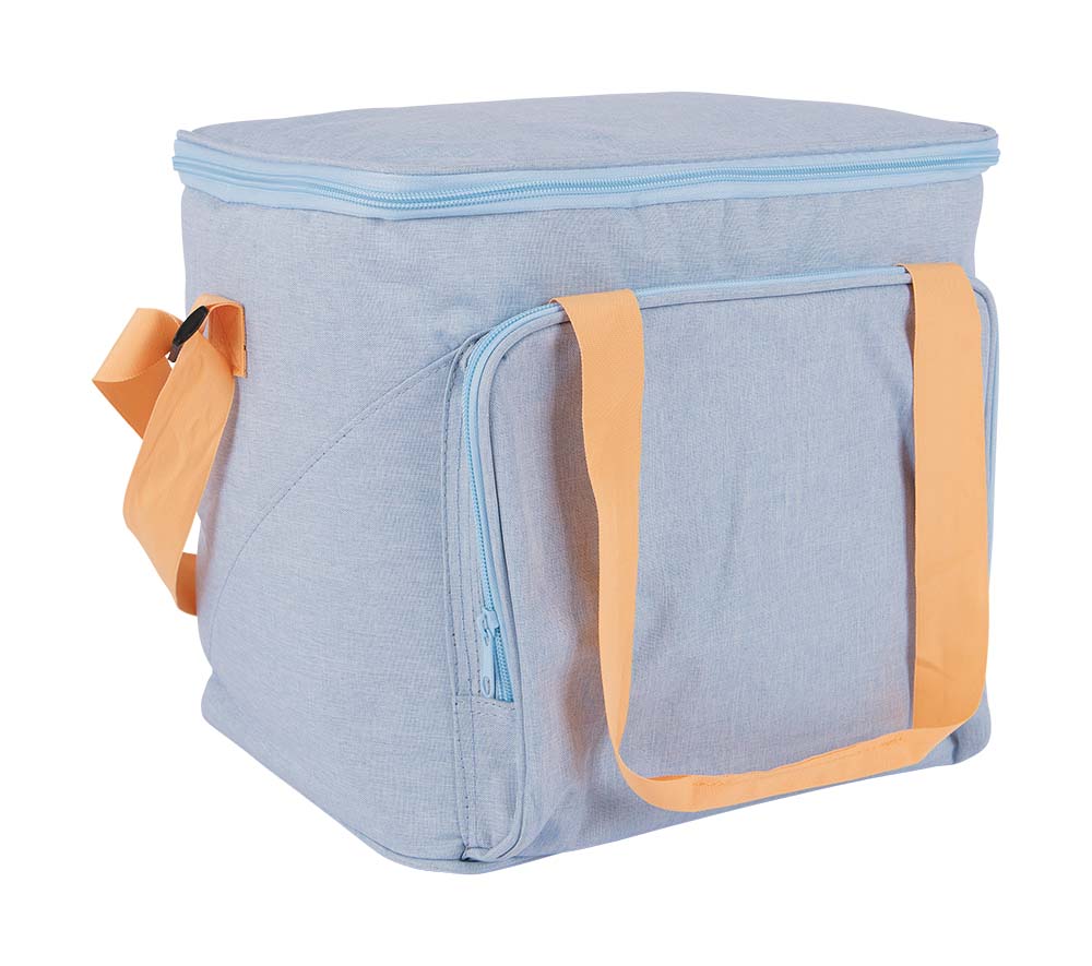 6702970 A colorful cooler bag from the Pastel collection. With a 20-liter capacity and excellent insulation thanks to the EVA insulation material. The cooler bag features a convenient carrying strap, 2 carrying loops, and 2 zipper pockets. Ideal for the beach, a day out, etc.
