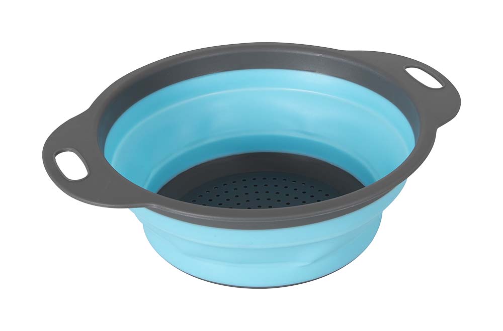 6966113 A folding sieve made of silicone. This sieve is very compact foldable and therefore very easy to store. Ideal to use in the caravan, camper, tent or at home. Dimensions: 29.5x23.5x9 cm.